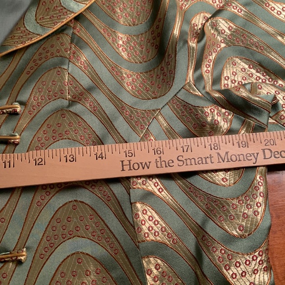 Silk jacket. Structured with beautiful shape. NWOT. - Picture 5 of 10